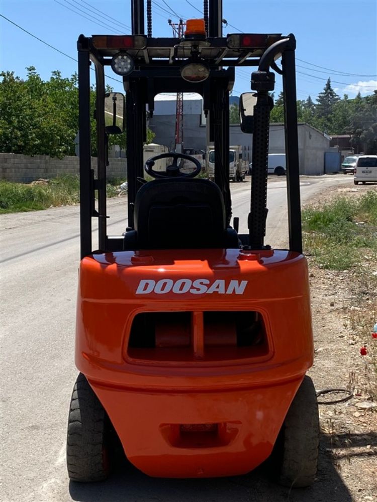 Satılık Doosan 2,5 Tonluk Forklift ikinci el satılık forkliftler